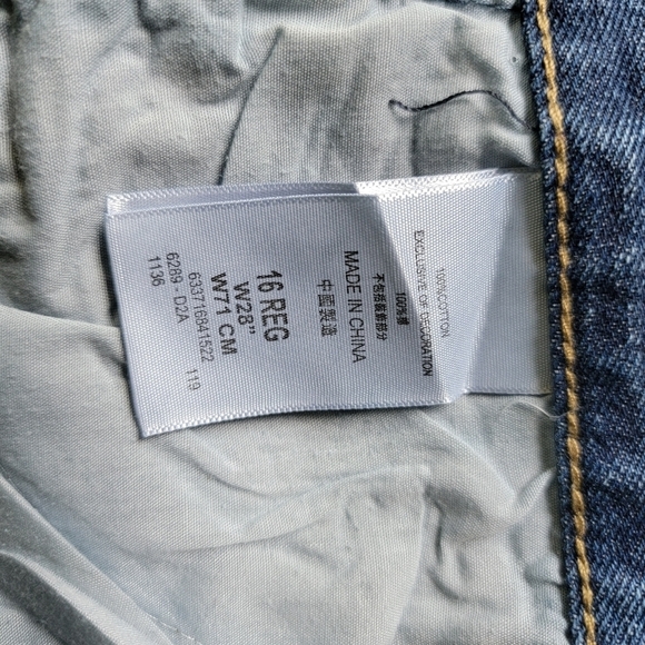 LEVIS 511 Slim Medium Wash Bermuda Denim Short Five Pockets Sz 16 Reg W28 - Picture 10 of 11